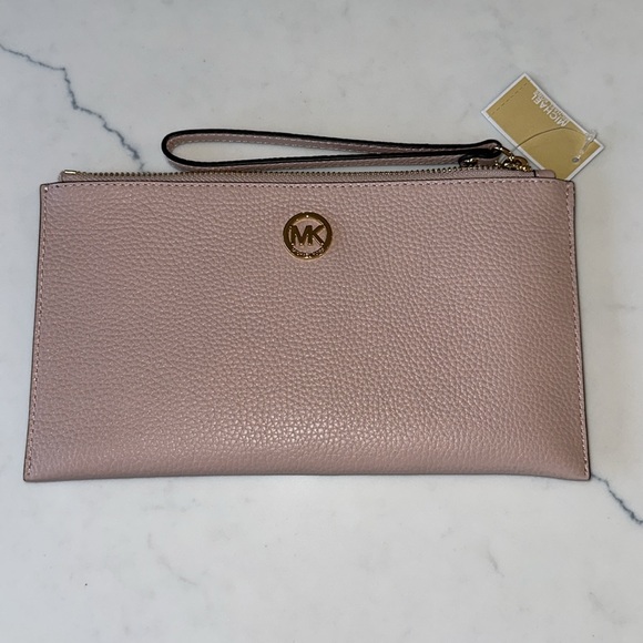Michael Kors Blush Wrislet NWT - Picture 1 of 7